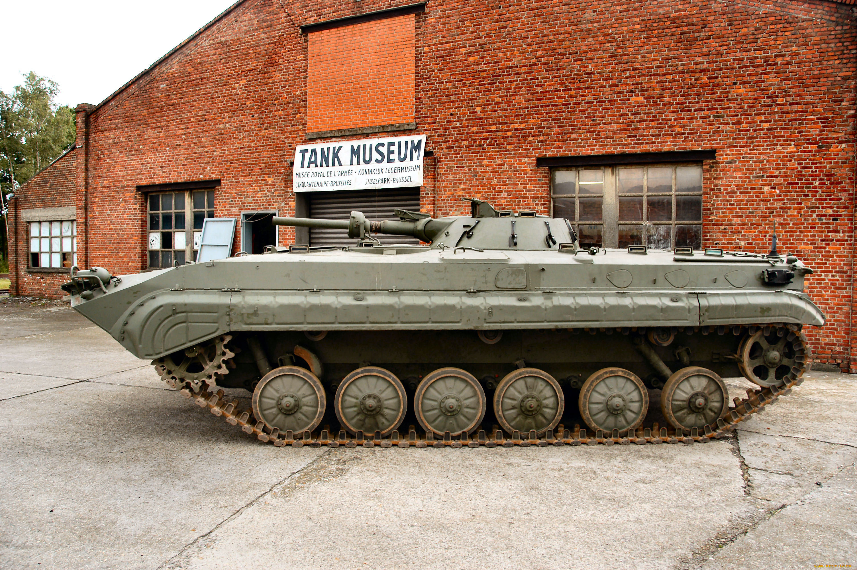 Боевые машины бмп. БМП-1 танк. Боевая машина БМП-1. БМП-1у Боевая машина пехоты. Военная техника БМП 1.